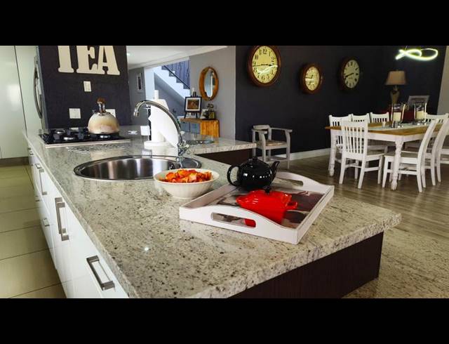 6 BEDROOM HOUSE FOR SALE IN BLUE SADDLE RANCHES